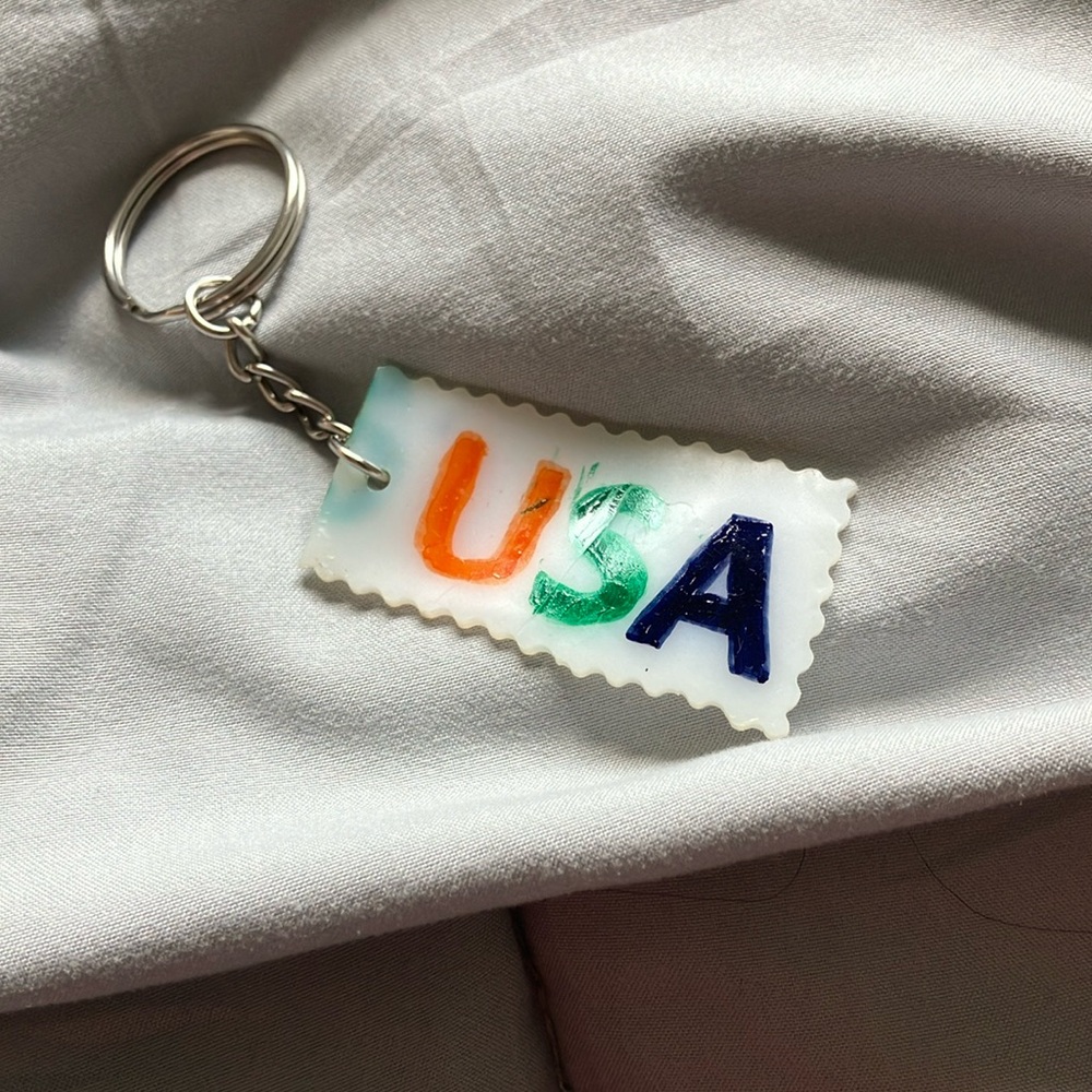 USA Keychain with Multicolor Letters